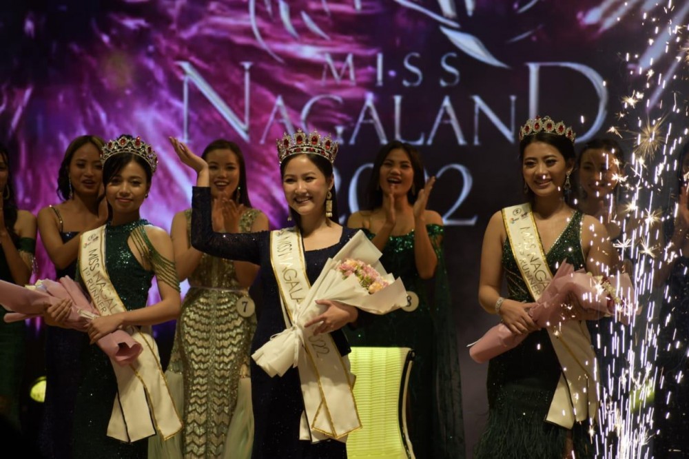 23-year-old Hikali Achumi from Zunheboto (middle) was crowned Miss Nagaland 2022. She received a cash prize of Rs 1 lakh while Kenei Ritse from Phek (left) and Jentiren from Mokokchung (right) were adjudged the first runner-up and second runner-up respectively. They received cash prizes of Rs 70,000 and Rs 50,000 respectively along with gift hampers. (Morung Photo)
